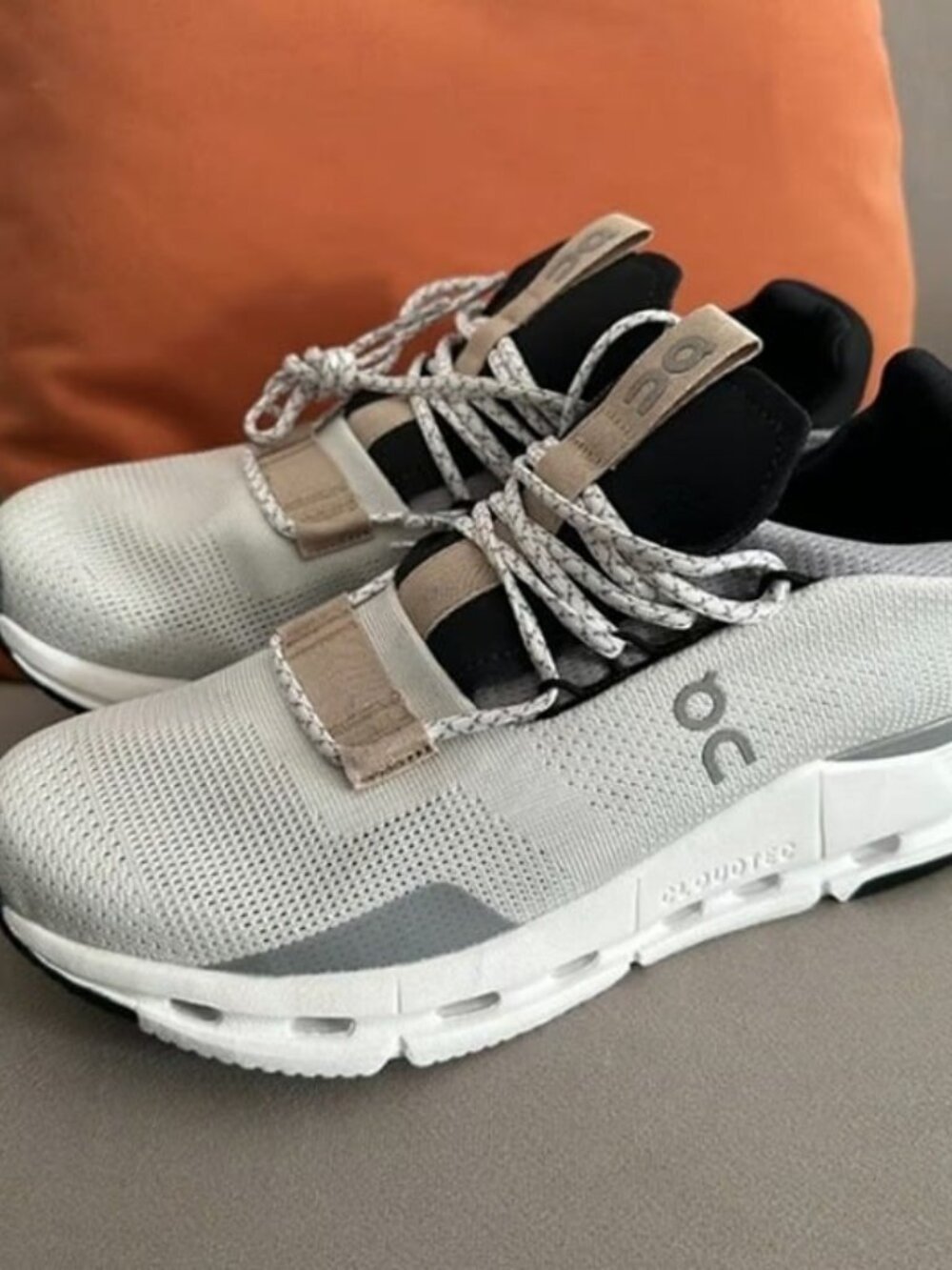 On Cloud Cloudnova Running Sneakers Women